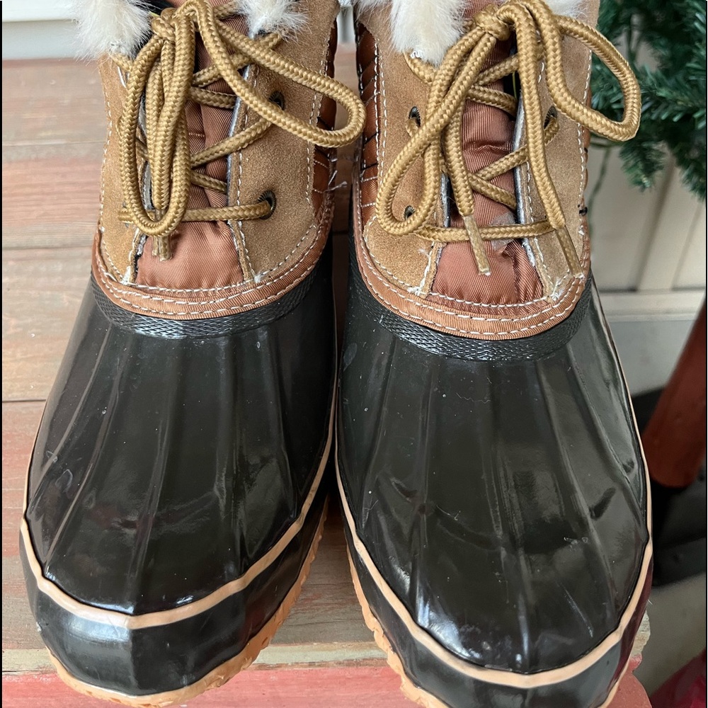 Ladies duck boots!